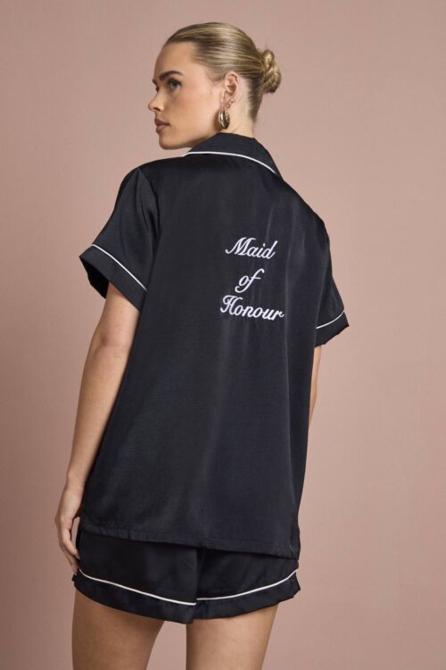 boohoo Dam Bröllop 'Maid Of Honor' Satin Broderad Kortärmad Skjorta & Shorts Pyjamas Set | Black | Storlek 34