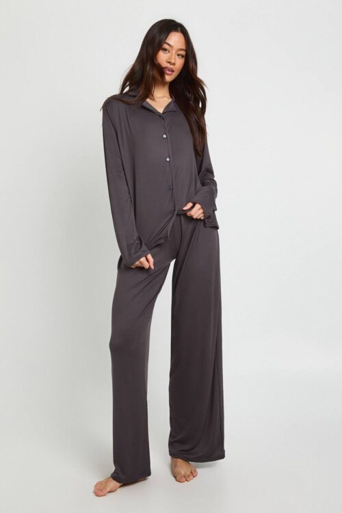 boohoo Dam Lång Pyjamas Set med Långärmad Skjorta & Byxor | Dark Grey | Storlek 38