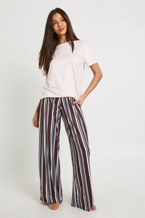 boohoo Dam Randig OverStorlekd T-Shirt & Byxor Pyjamas Set | Brun | Storlek 38